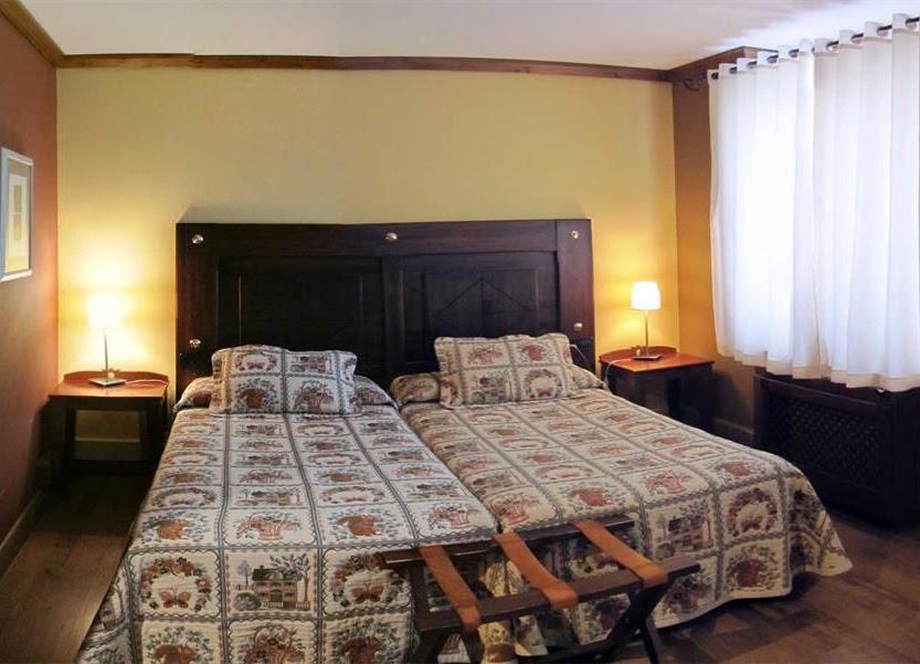 Hotel Hospital De Benasque Exteriör bild